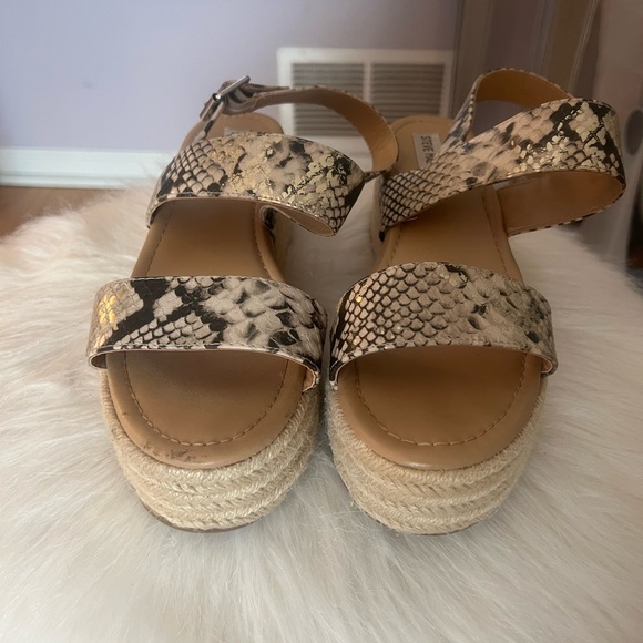 Steve Madden snakeskin platform wedge sandal - Picture 2 of 4